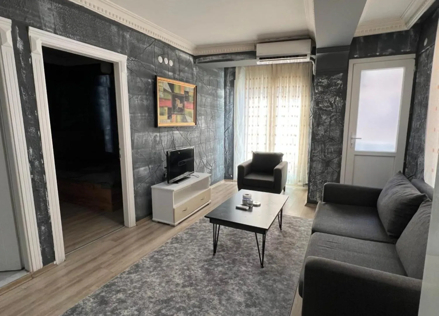 Kizil Apart Buca Türkiye